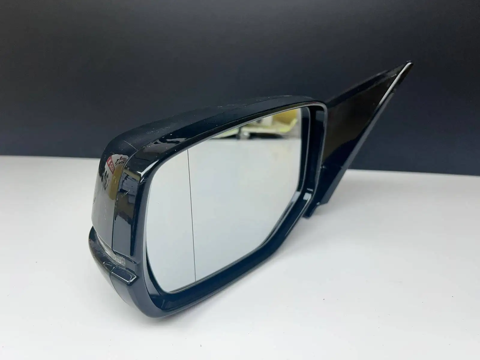 Honda accord 2016-2017 EXL Driver side mirror with turn signal OEMimage 0