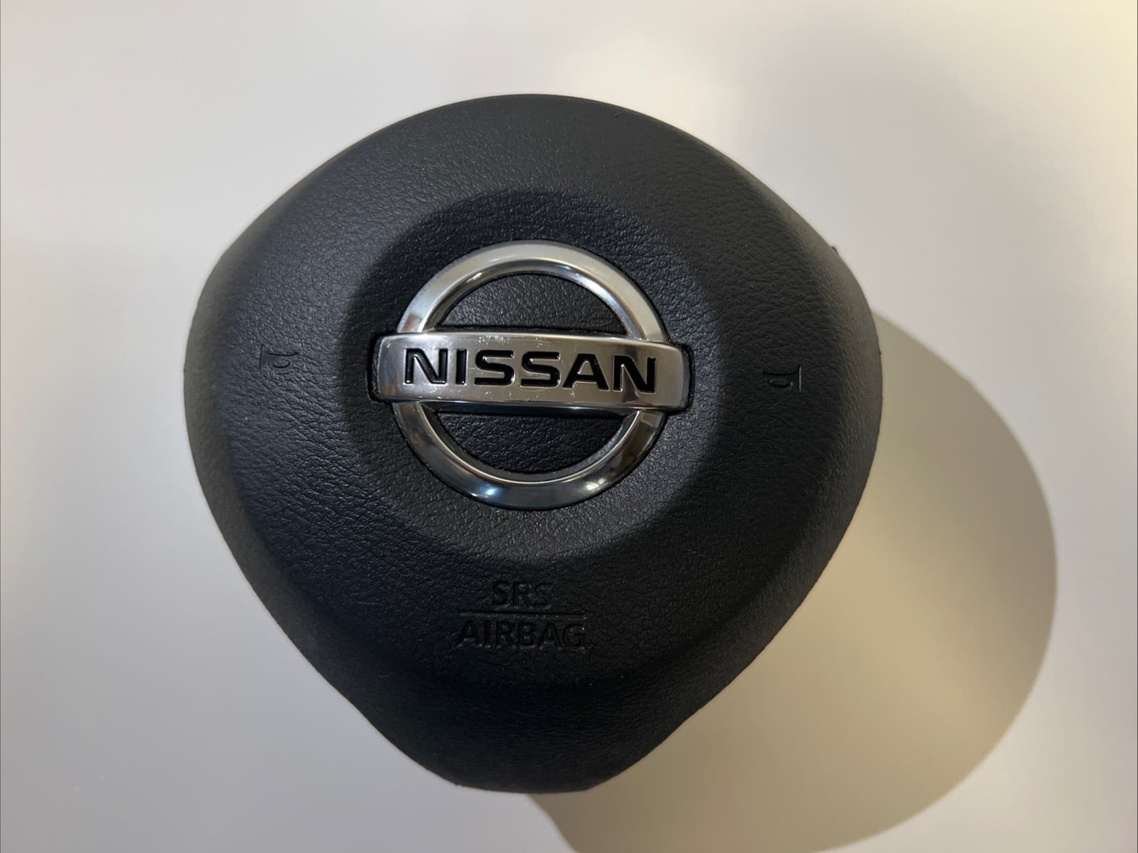 2017 2018 2019 2020 Nissan Rogue Wheel Airbag Driver Air Bag OEMimage 0